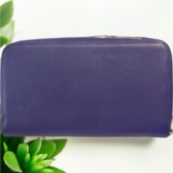 unbranded Handbags - Chic Purple Leather Wallet